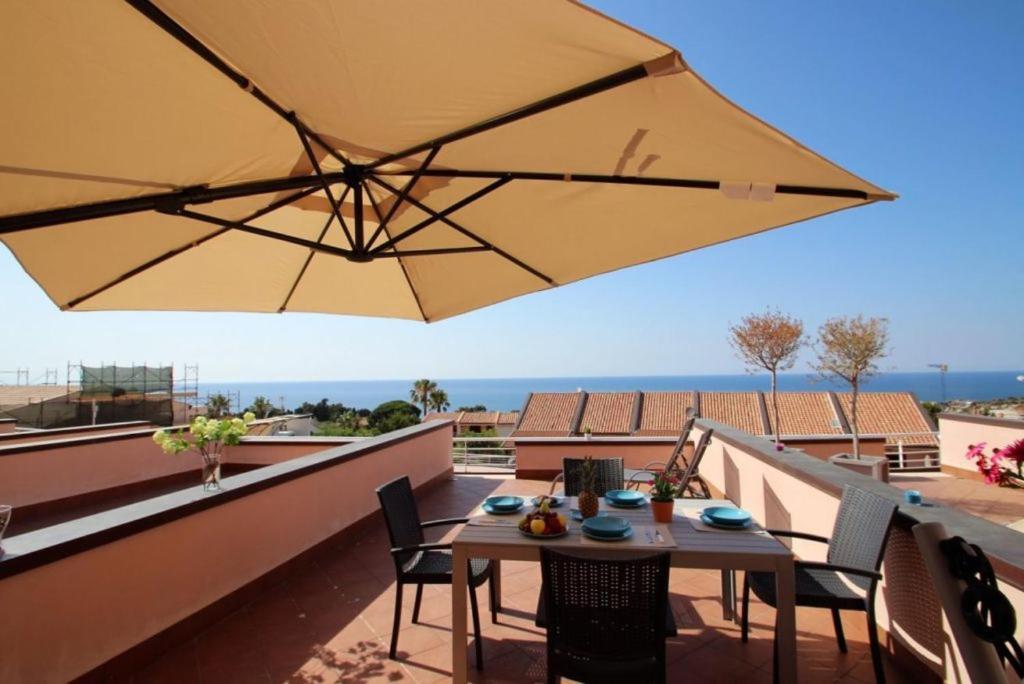 Sunnyhomecefalu39 Exteriör bild